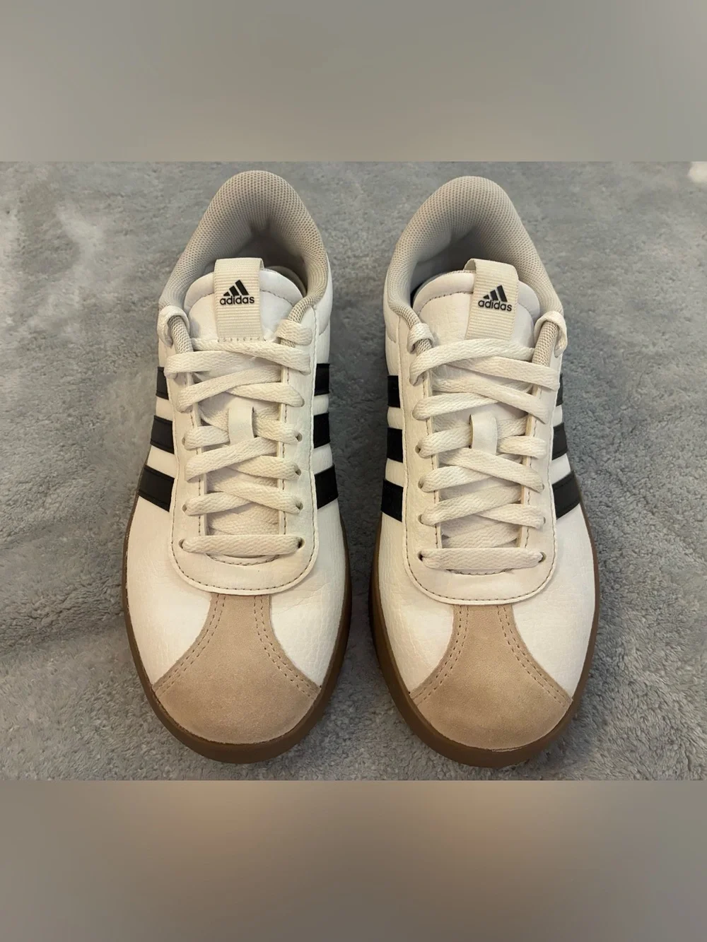 Women’s Adidas White Leather Sneakers Blue Stripes Tan Suede Toe/Heel Size 6